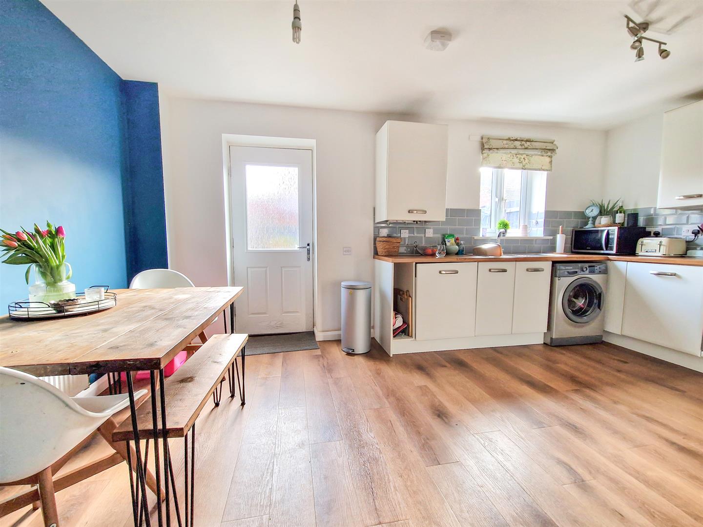 3 bed property in Northwick Close, Bedford